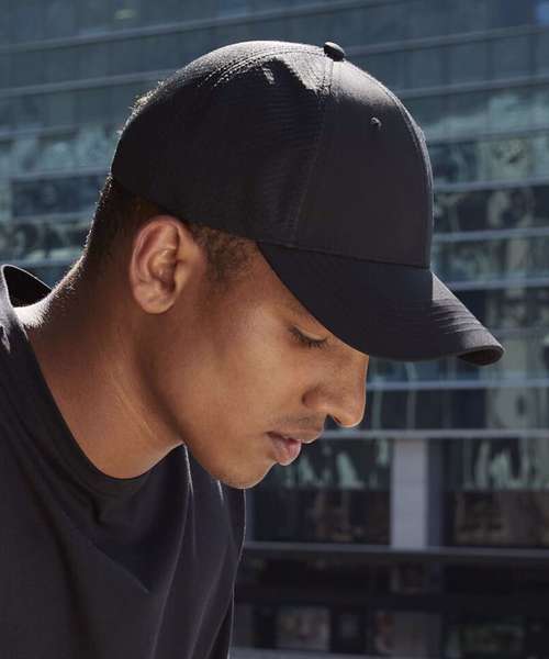 Technical mesh trucker