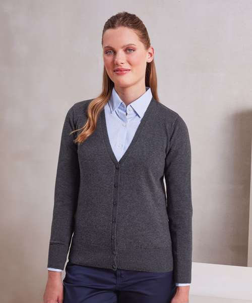 Women's button-through knitted cardigan